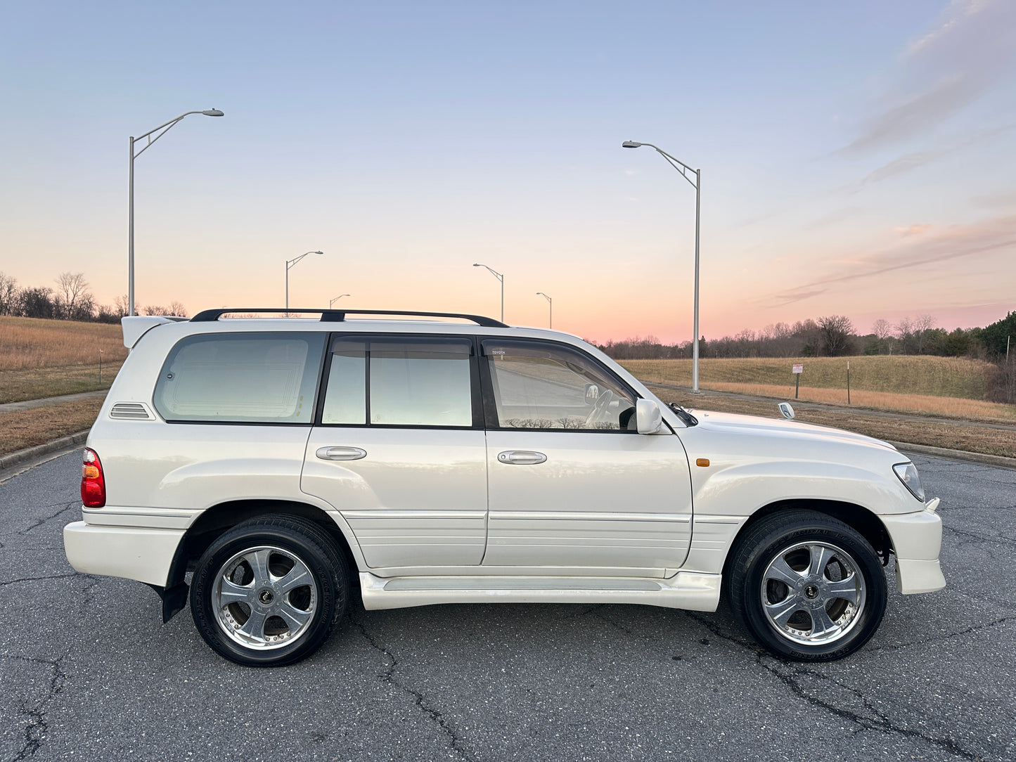 2000 TOYOTA LAND CRUISER VX LIMITED 4WD - “V8” GASOLINE - 82,661 MILES — LOT#724