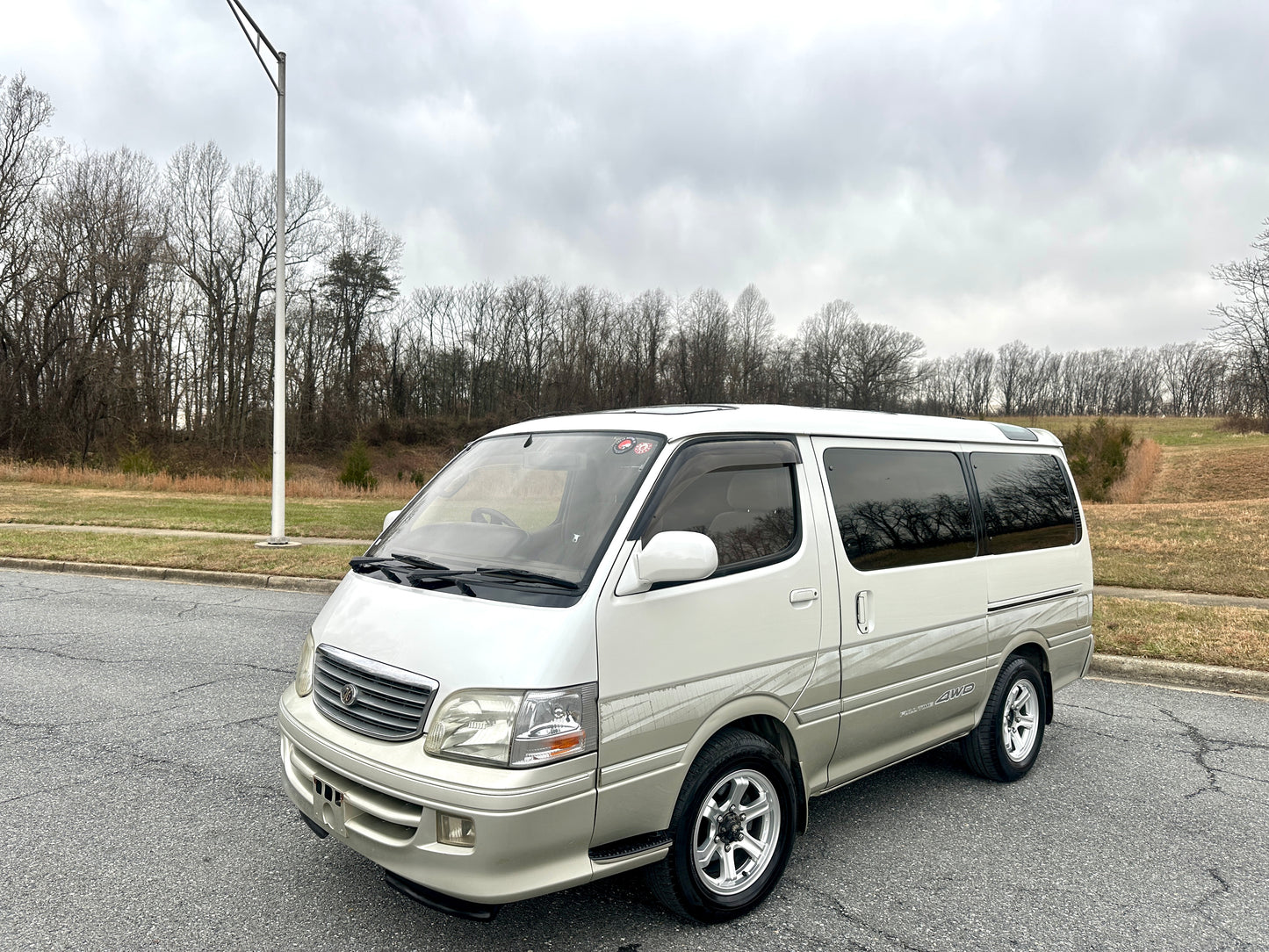 1999 TOYOTA HIACE SUPER CUSTOM LIVING SALOON EX 4WD — INTERCOOLER TURBO DIESEL — LOT#719