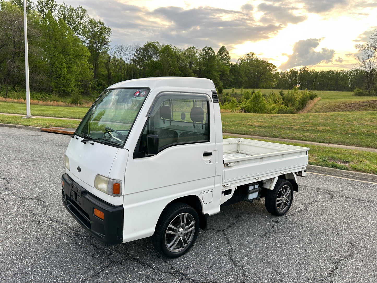 1998 SUBARU SAMBAR SUPER DELUXE - HIGH ROOF - 4WD - 5 SPEED - LOT#865