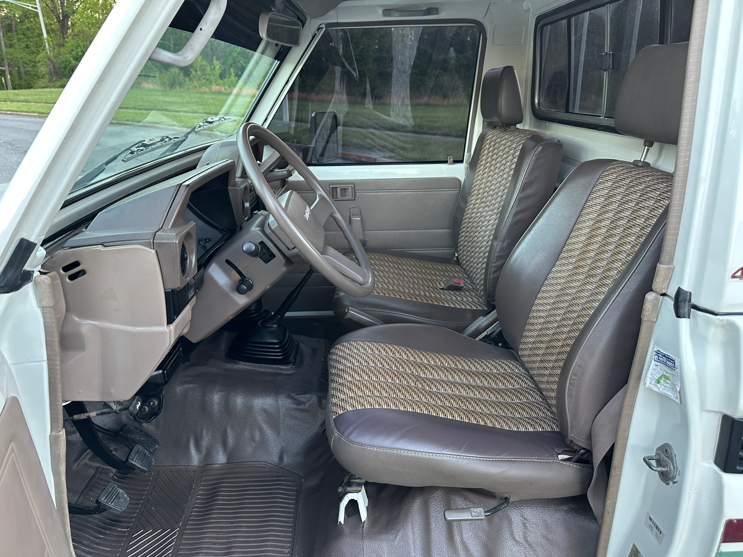 1999 TOYOTA LAND CRUISER FZJ75 PICKUP 4WD - GCC SPEC - LEFT HAND DRIVE - 5 SPEED MANUAL — LOT#854