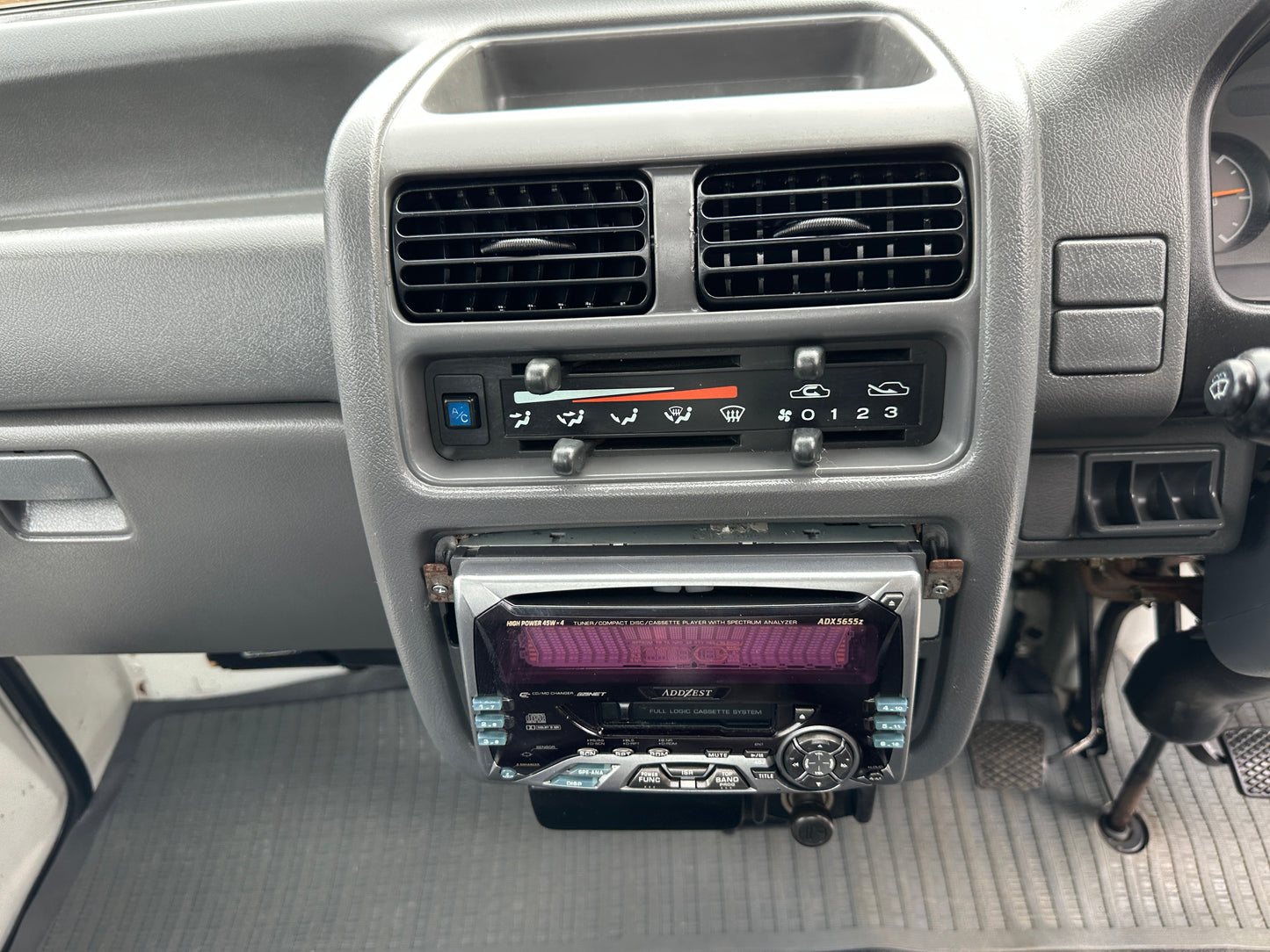 1998 SUBARU SAMBAR SPECIAL 4WD - A/C — LOT#668