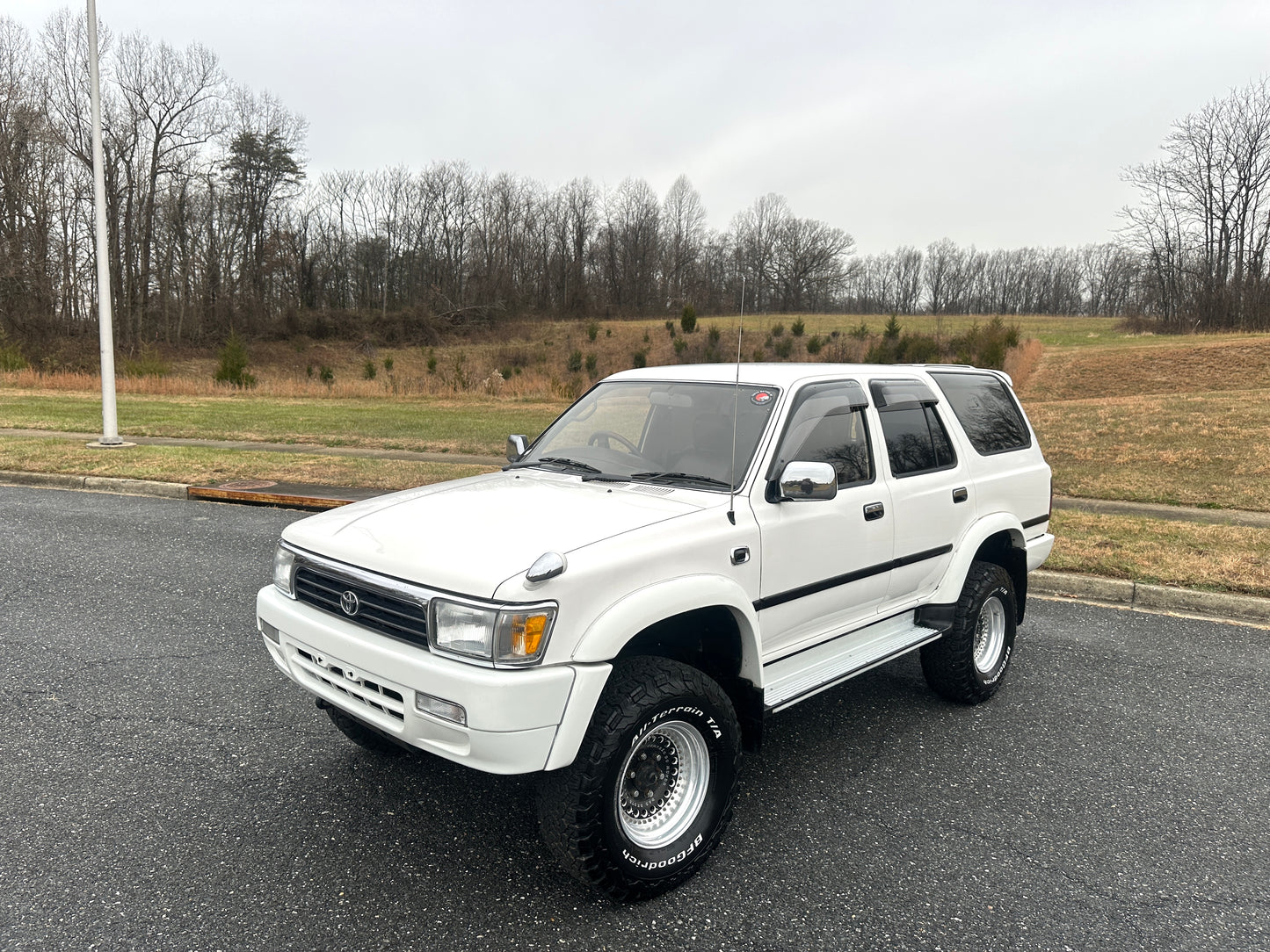 1995 TOYOTA HILUX SURF SSR-X LIMITED - 4WD - TURBO DIESEL — LOT#703