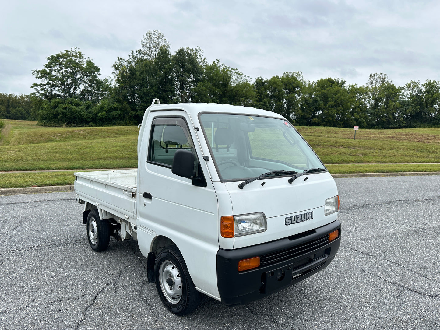 1997 SUZUKI CARRY 4WD - 5 SPEED - AIR CONDITIONING — LOT#623