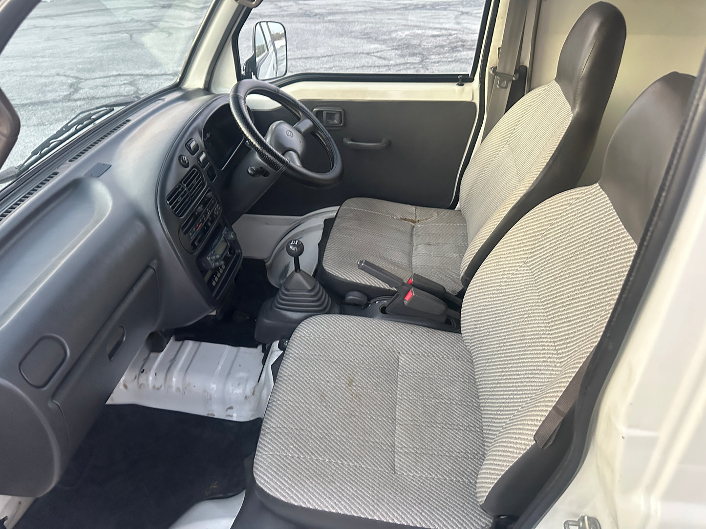 1997 DAIHATSU HIJET SUPER JUMBO 4WD - A/C - EXTENDED CAB WITH HIGH ROOF — LOT#692