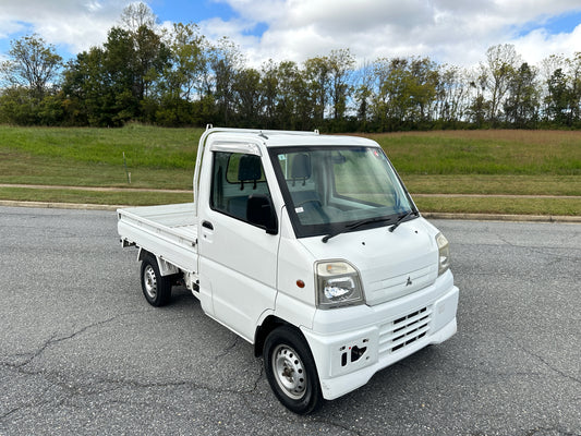 2000 MITSUBISHI MINICAB - AUTOMATIC TRANSMISSION - A/C - FULLY SERVICED — LOT#580