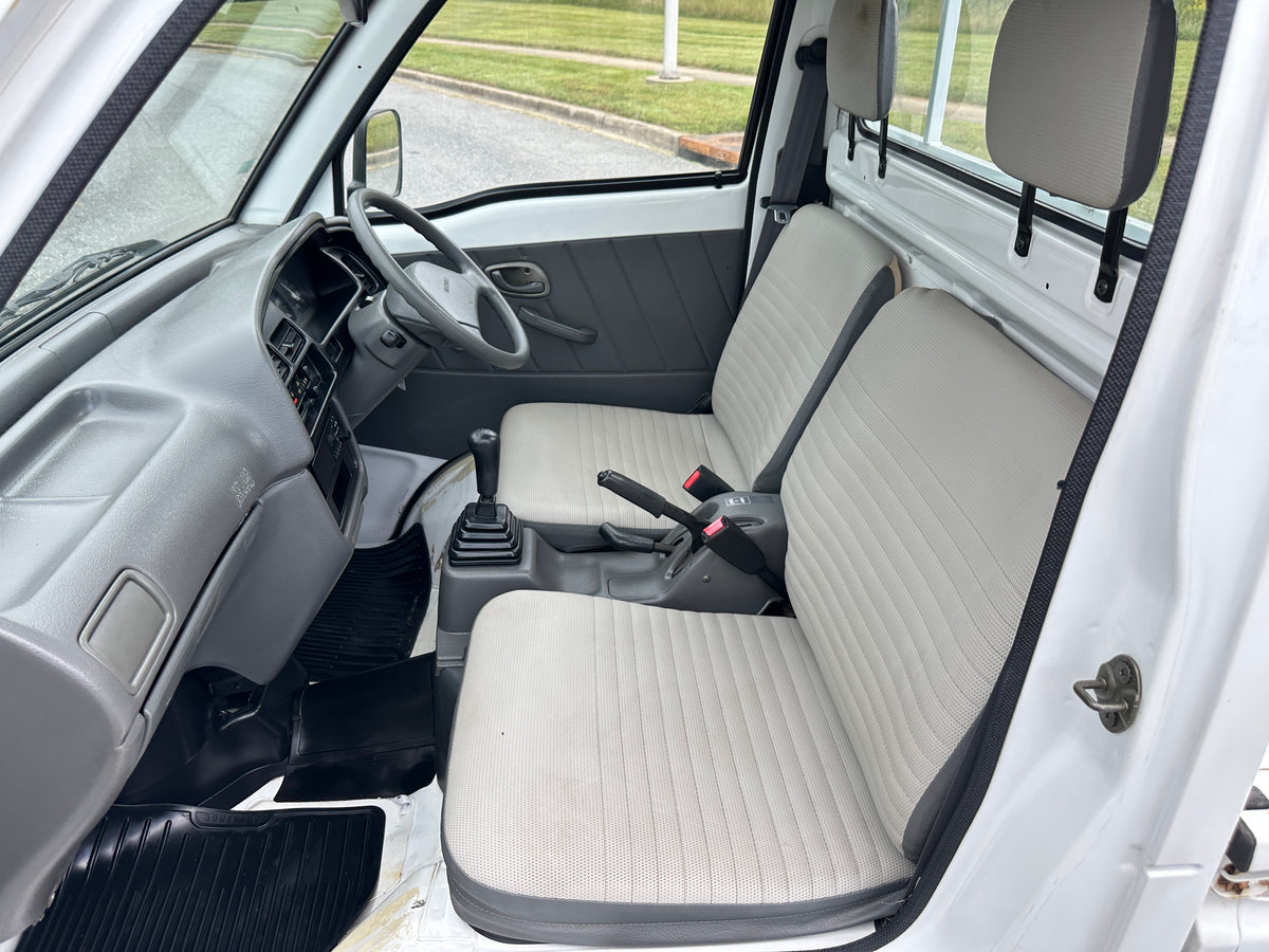 1998 SUZUKI CARRY 4WD - 5 SPEED - 38k MILES — LOT#809