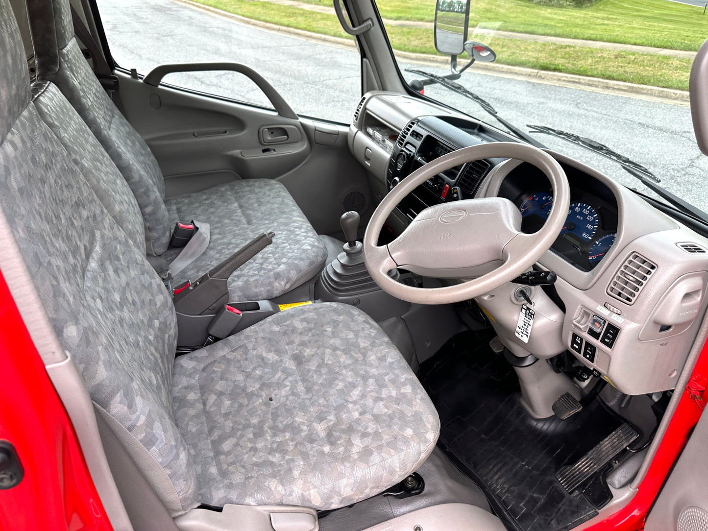 2000 HINO DUTRO 4WD JAPANESE FIRE TRUCK - 4WD - DIESEL - 5,829 MILES - A/C - FULLY FUNCTIONAL — LOT#856