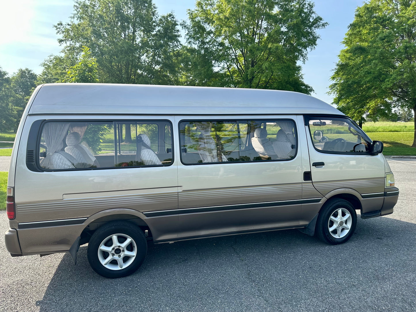 1995 TOYOTA HIACE GRAND CABIN G KZH120