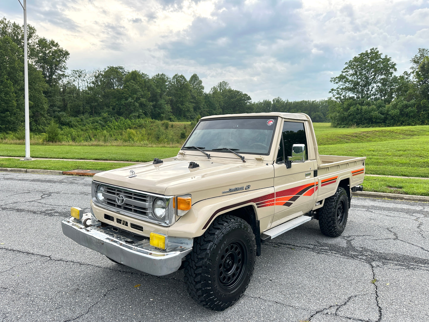 1999 TOYOTA LAND CRUISER FZJ75 PICKUP 4WD - GCC SPEC - LEFT HAND DRIVE - 5 SPEED MANUAL — LOT#857
