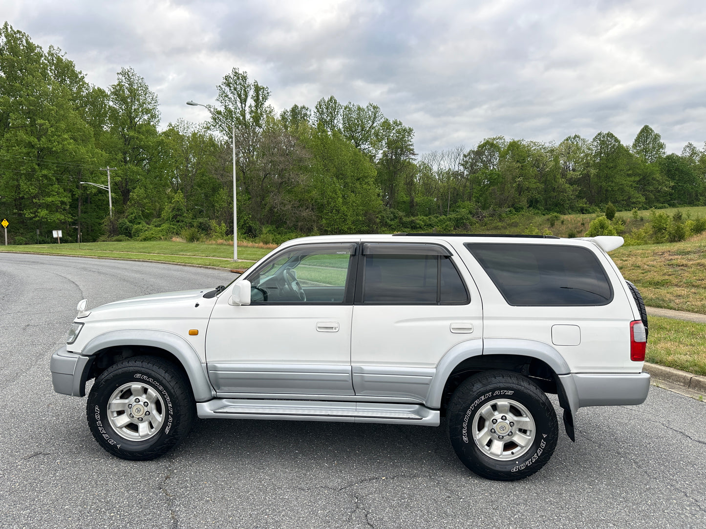 1999 TOYOTA HILUX SURF SSR-X 4WD - 5 SPEED MANUAL - 4 Cylinder Gasoline - 99k Miles — LOT#888