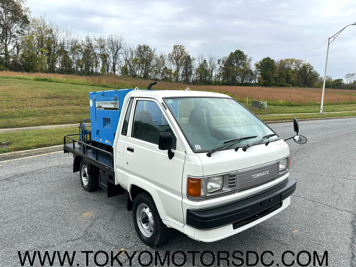 1992 TOYOTA TOWNACE AIR COMPRESSOR TRUCK - DIESEL - 17k MILES — LOT#958