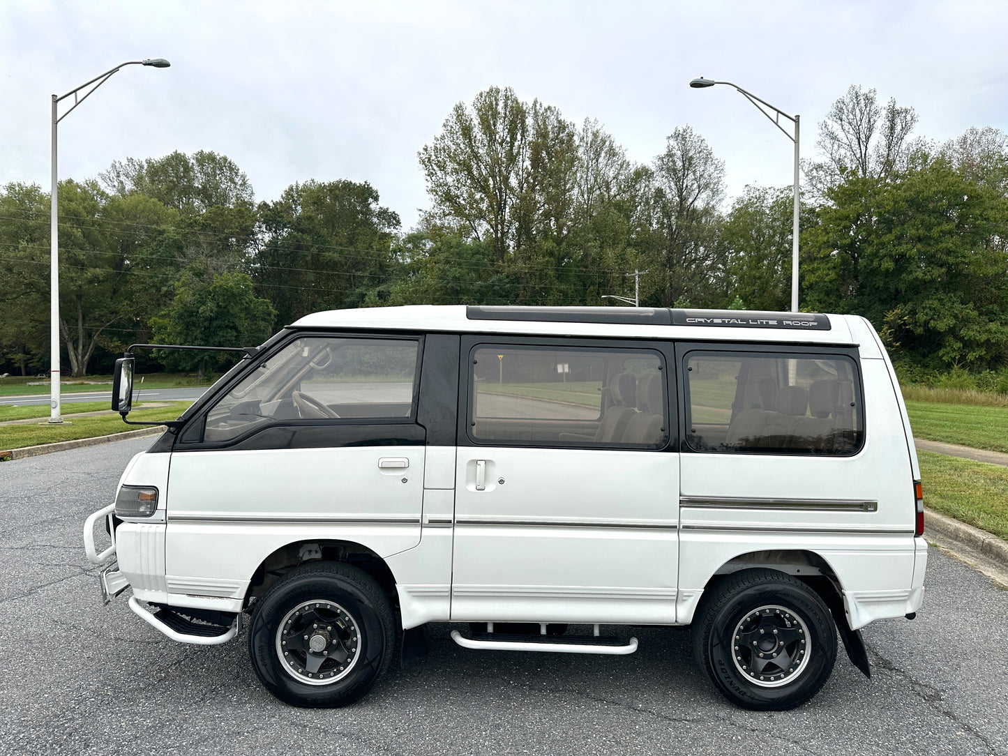 1991 MITSUBISHI DELICA STAR WAGON 4WD SUPER EXCEED - TURBO DIESEL - 60k Miles — LOT#654