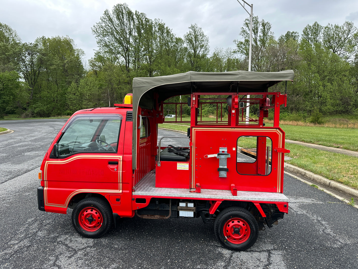 1998 SUBARU SAMBAR FIRE TRUCK 4WD V-KS4 - 10,525 MILES - WORKING SIREN, EMERGENCY LIGHTS & PA SYSTEM — LOT#884