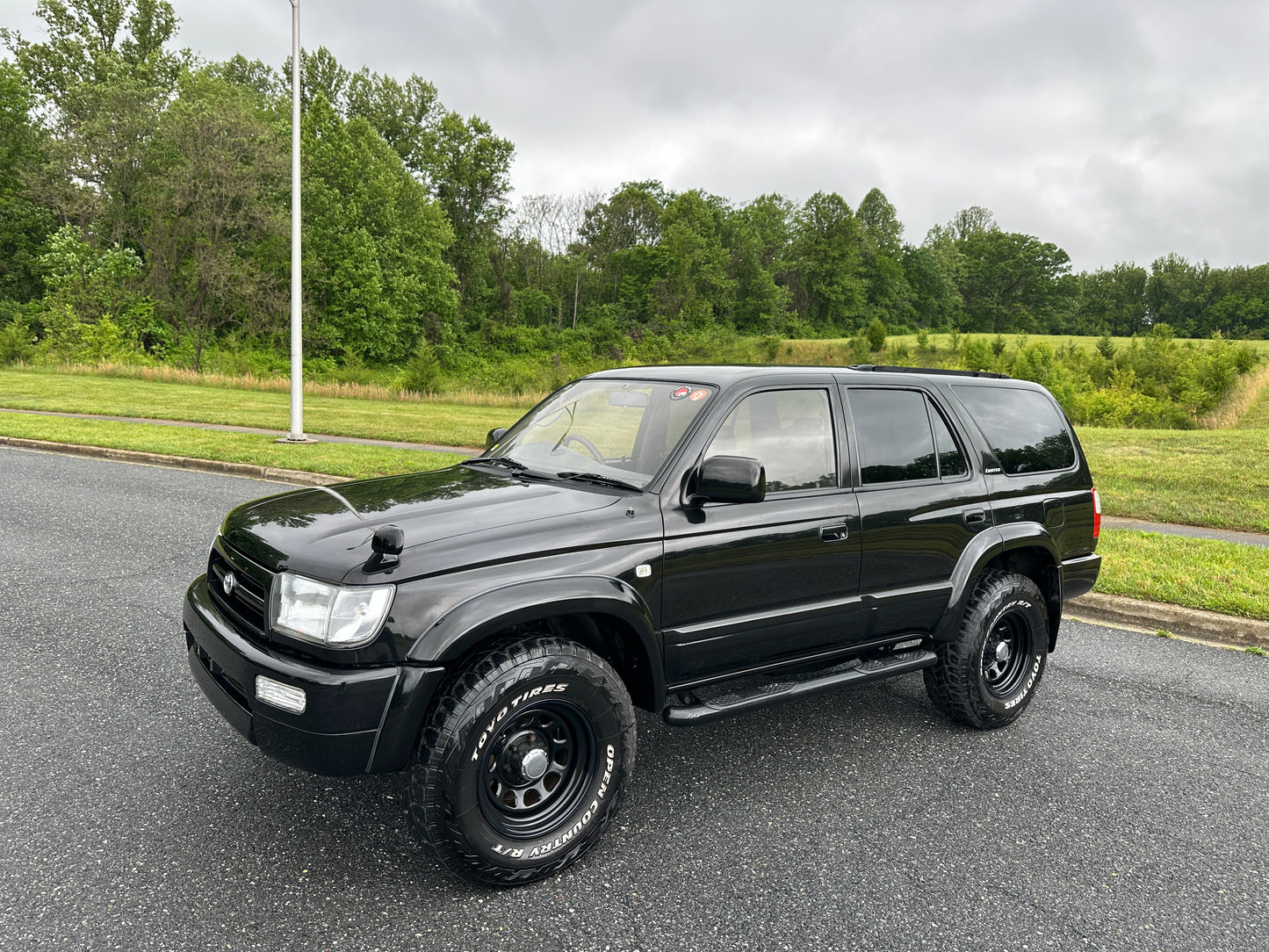 1998 TOYOTA HILUX SURF SSR-X LIMITED 4WD - 4 Cylinder Gasoline — LOT#902
