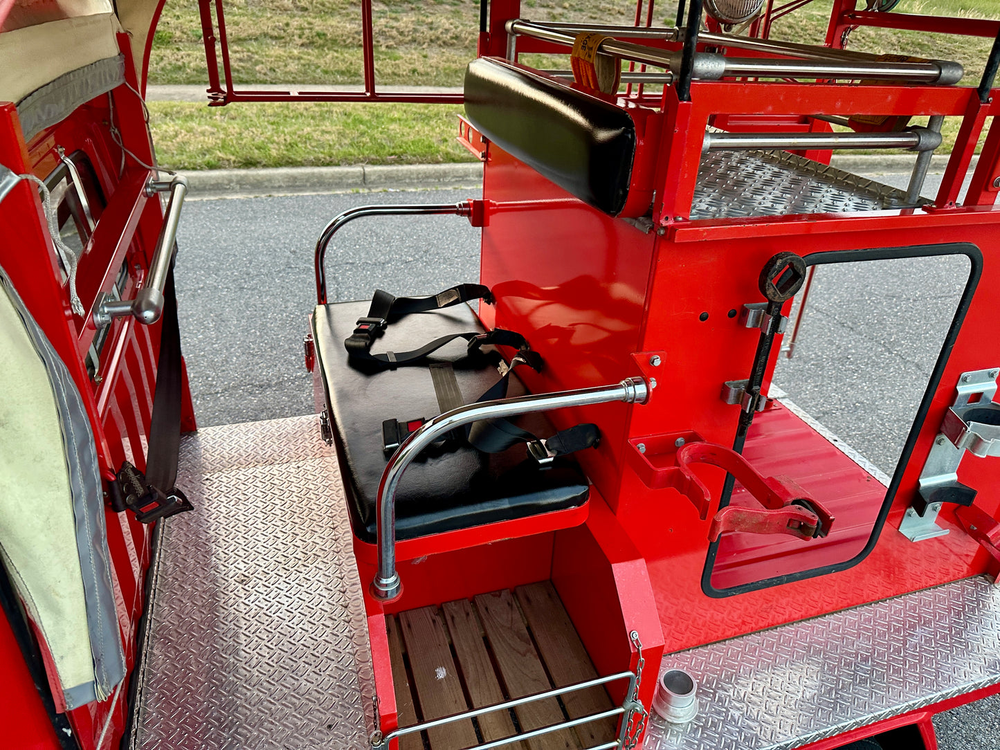 1992 DAIHATSU HIJET FIRE TRUCK 4WD V-S83P - 3,575 MILES - WORKING SIREN, EMERGENCY LIGHTS & PA SYSTEM — LOT#880