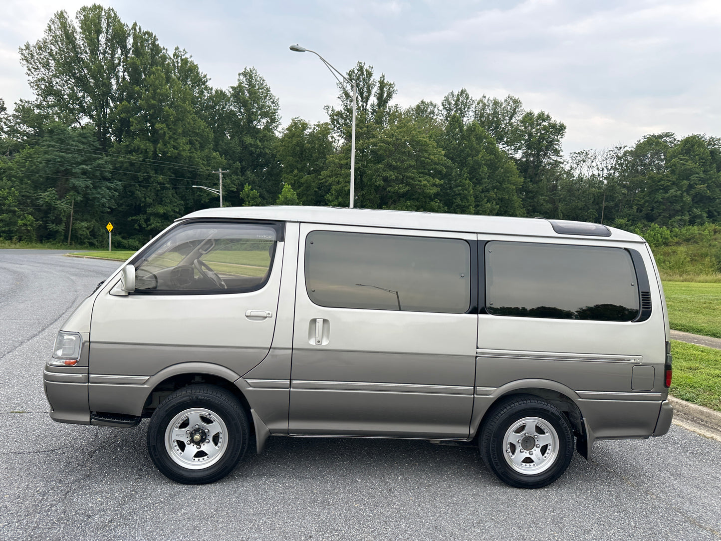 1998 TOYOTA HIACE SUPER CUSTOM LIMITED 4WD - TURBO DIESEL - LOT#910