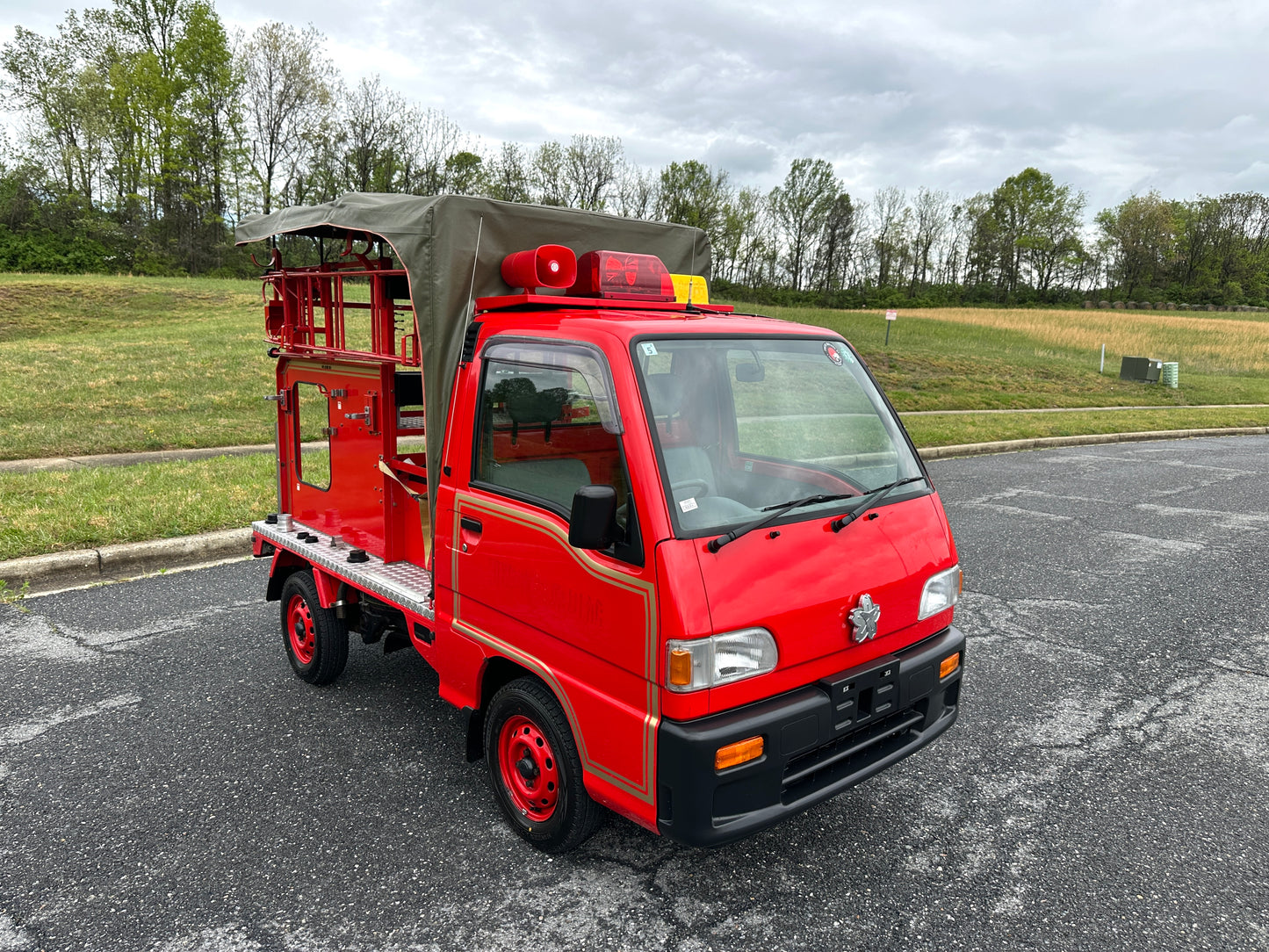 1998 SUBARU SAMBAR FIRE TRUCK 4WD V-KS4 - 10,525 MILES - WORKING SIREN, EMERGENCY LIGHTS & PA SYSTEM — LOT#884