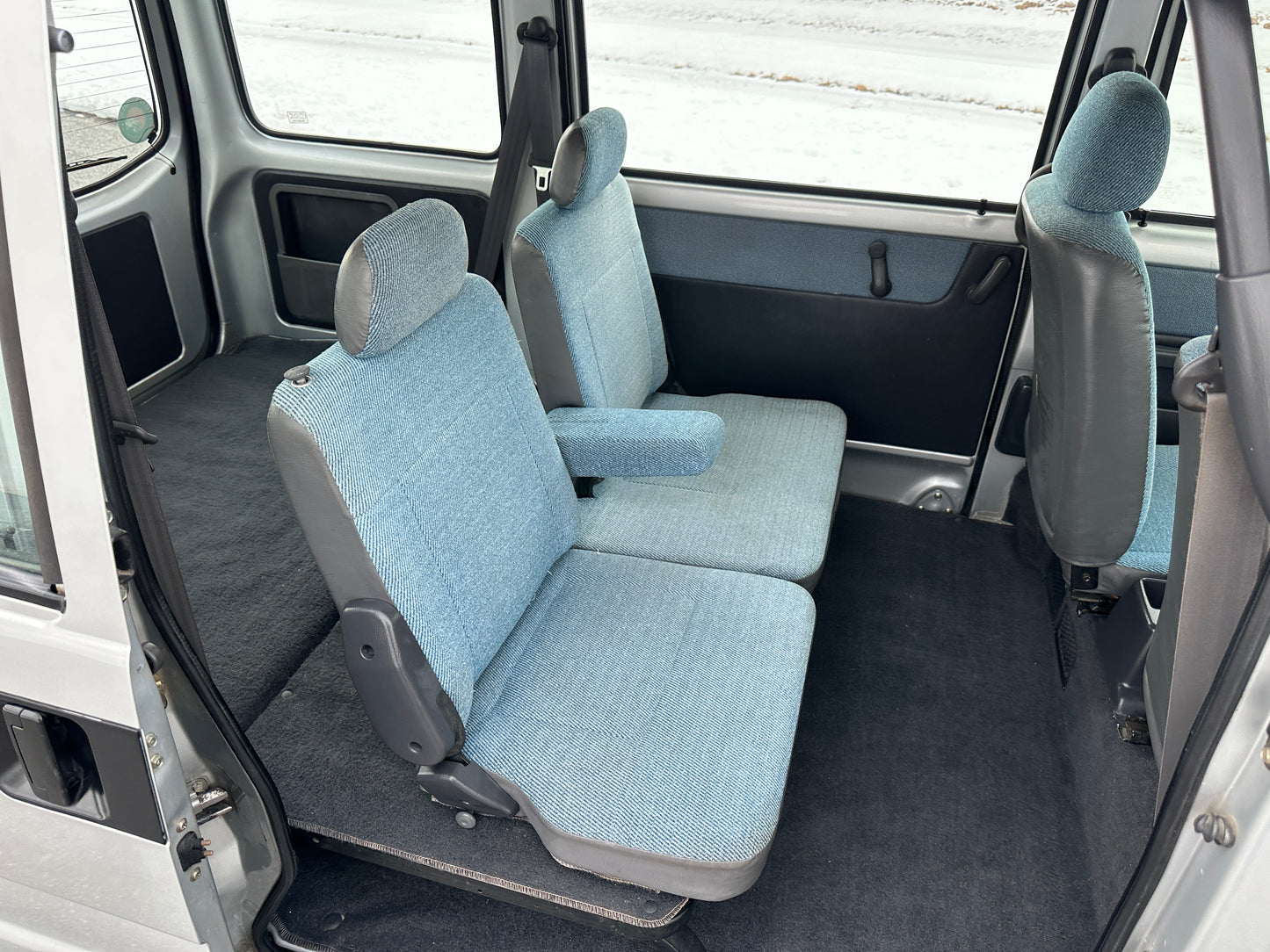 2000 SUBARU SAMBAR DIAS 4WD - 5 SPEED - FUEL INJECTION - AIRBAG — LOT#673