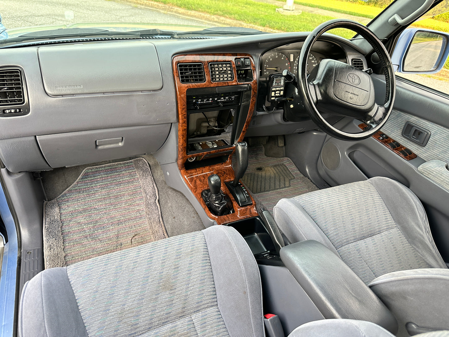 1996 TOYOTA HILUX SURF SSR-G 4WD - TURBO DIESEL — LOT#606