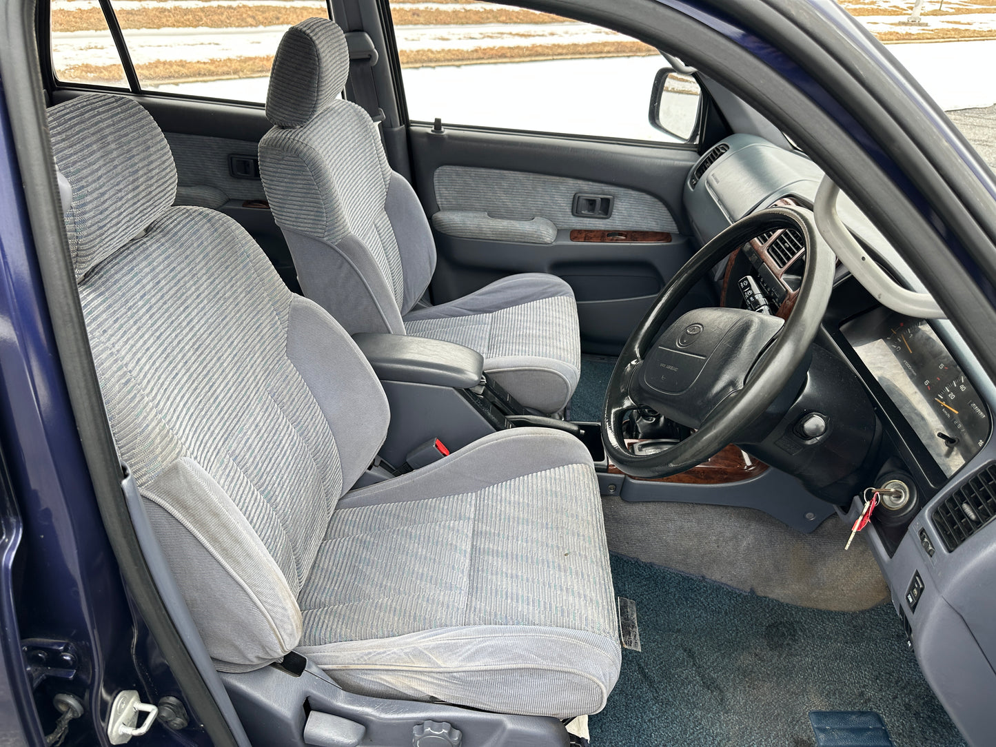 1997 TOYOTA HILUX SURF SSR-X - TURBO DIESEL- 4WD — LOT#543