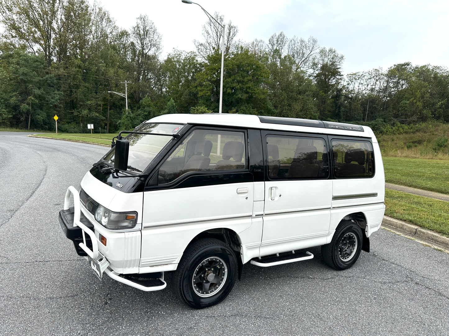 1991 MITSUBISHI DELICA STAR WAGON 4WD SUPER EXCEED - TURBO DIESEL - 60k Miles — LOT#654