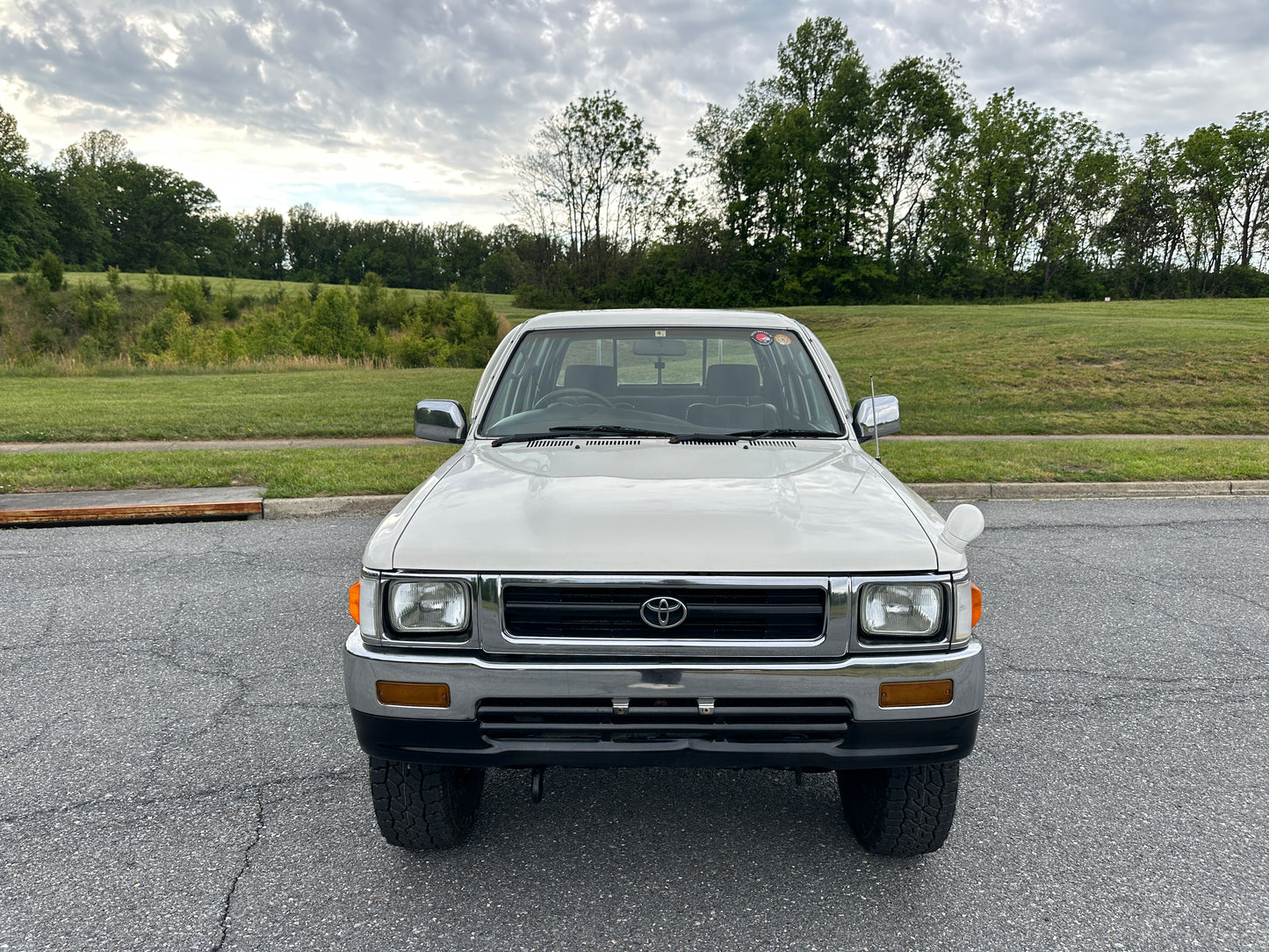 1992 TOYOTA HILUX SSR LN107 DOUBLE CAB PICKUP - DIESEL - 4x4 - 5 SPEED MANUAL - FULLY SERVICED - LOT#757