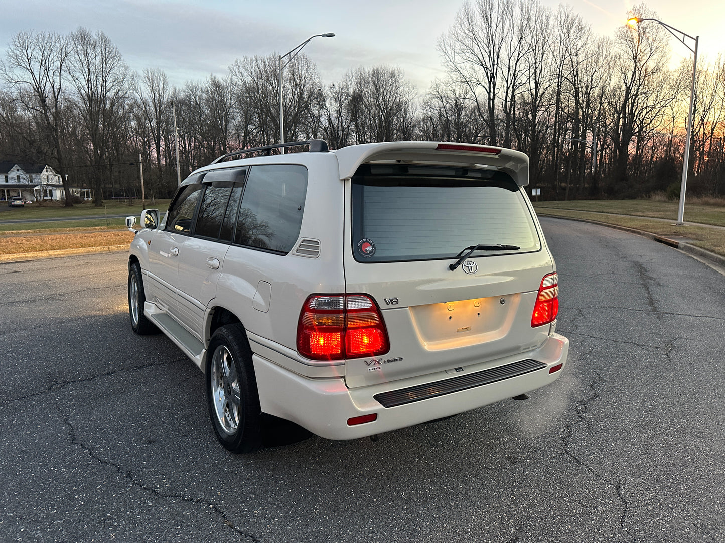 2000 TOYOTA LAND CRUISER VX LIMITED 4WD - “V8” GASOLINE - 82,661 MILES — LOT#724