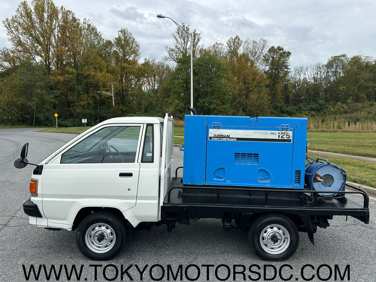 1992 TOYOTA TOWNACE AIR COMPRESSOR TRUCK - DIESEL - 17k MILES — LOT#958