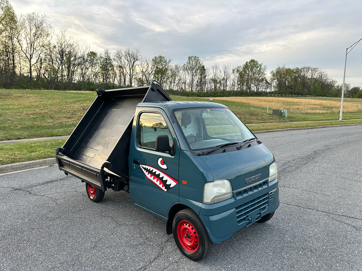 2000 SUZUKI CARRY 3-WAY DUMP TRUCK - 4WD - FUEL INJECTED- A/C - CUSTOM PAINTED — LOT#774