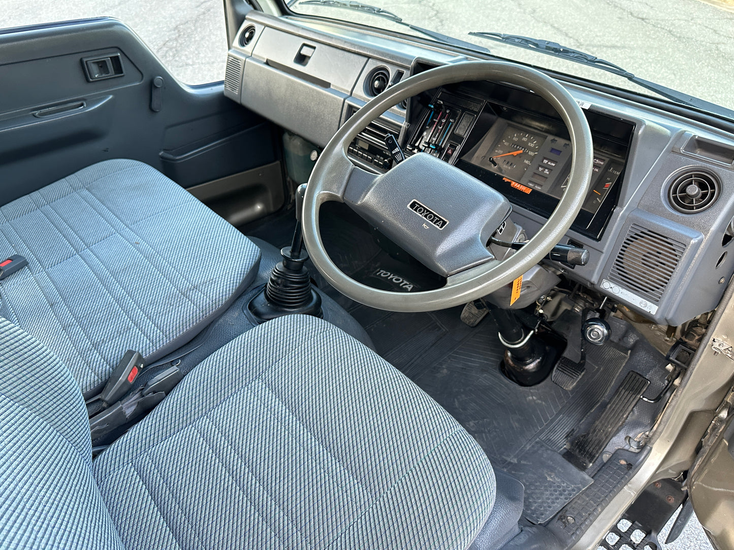 1993 TOYOTA TOYOACE LY61 DOUBLE-CAB DUMP TRUCK