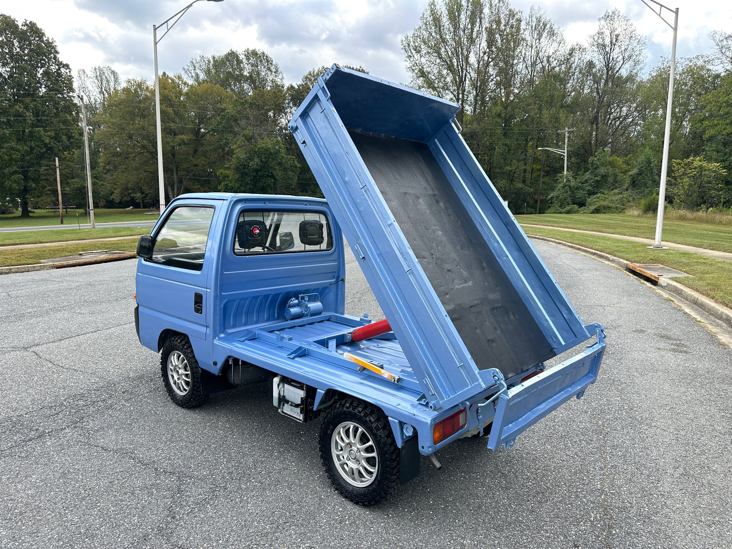1994 HONDA ACTY DUMP 4WD - AIR CONDITIONING & CUSTOM PAINT — LOT#588