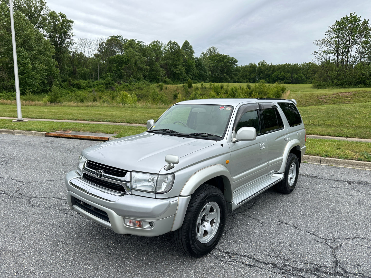 2001 TOYOTA HILUX SURF SSR-X 4WD - 4 Cylinder Gasoline — LOT#905