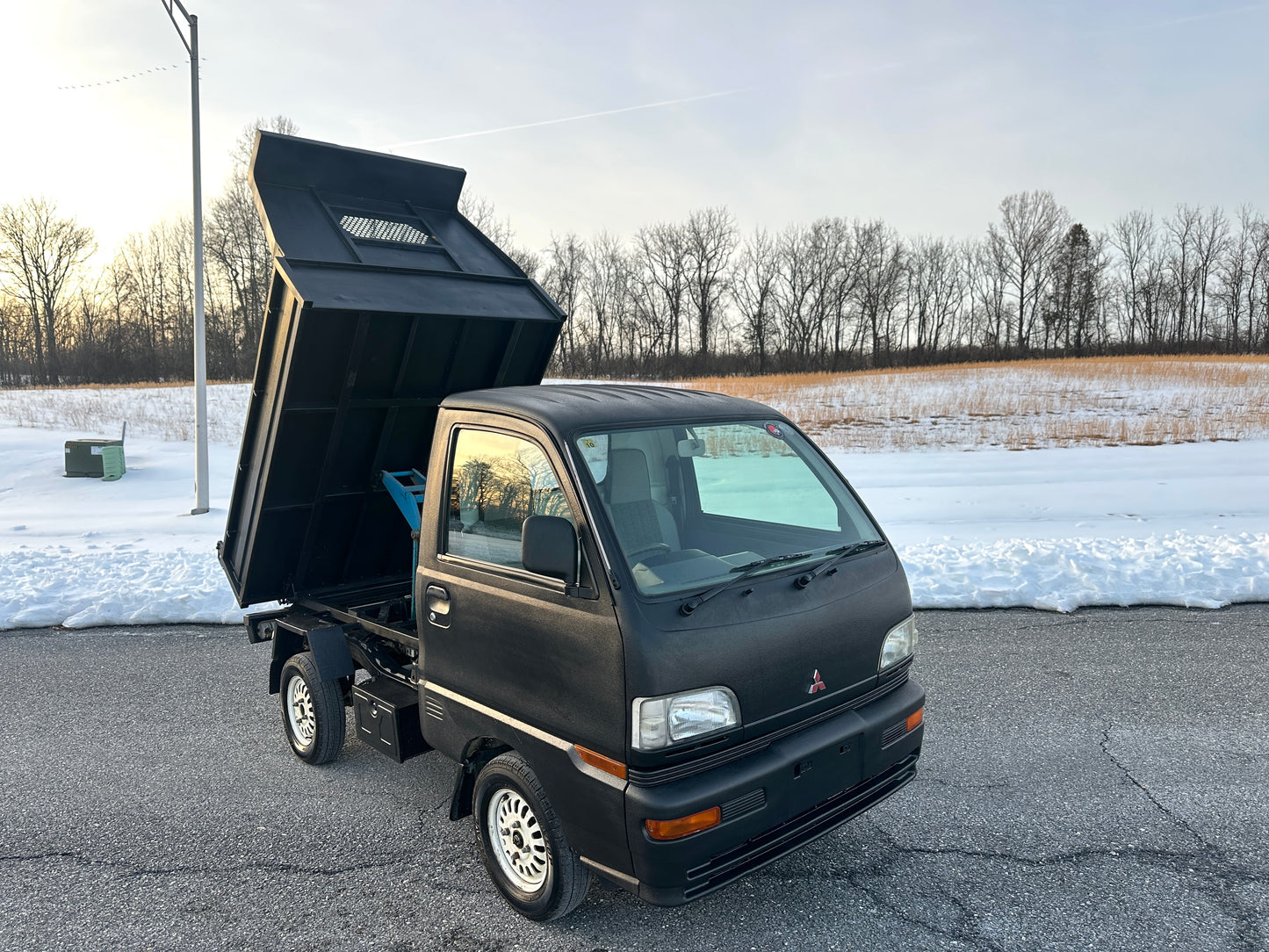 1997 MITSUBISHI MINICAB DUMP TRUCK 4WD - AUTOMATIC - A/C - FUEL INJECTION - POWER STEERING — LOT#734