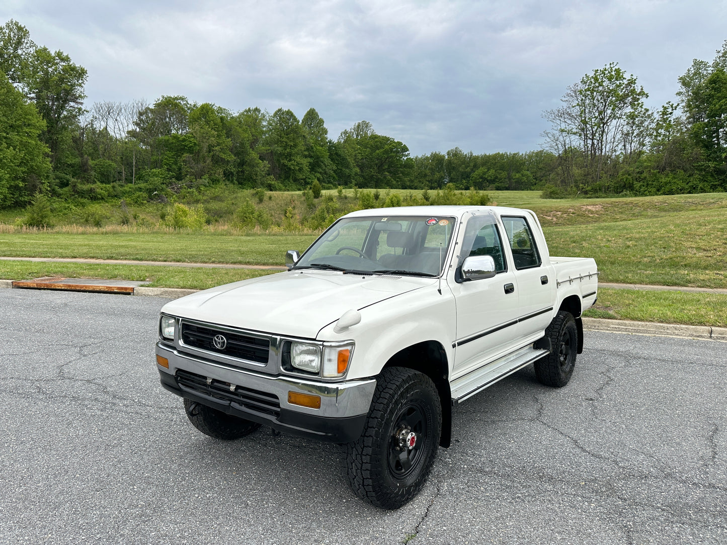 1992 TOYOTA HILUX SSR LN107 DOUBLE CAB PICKUP - DIESEL - 4x4 - 5 SPEED MANUAL - FULLY SERVICED - LOT#757