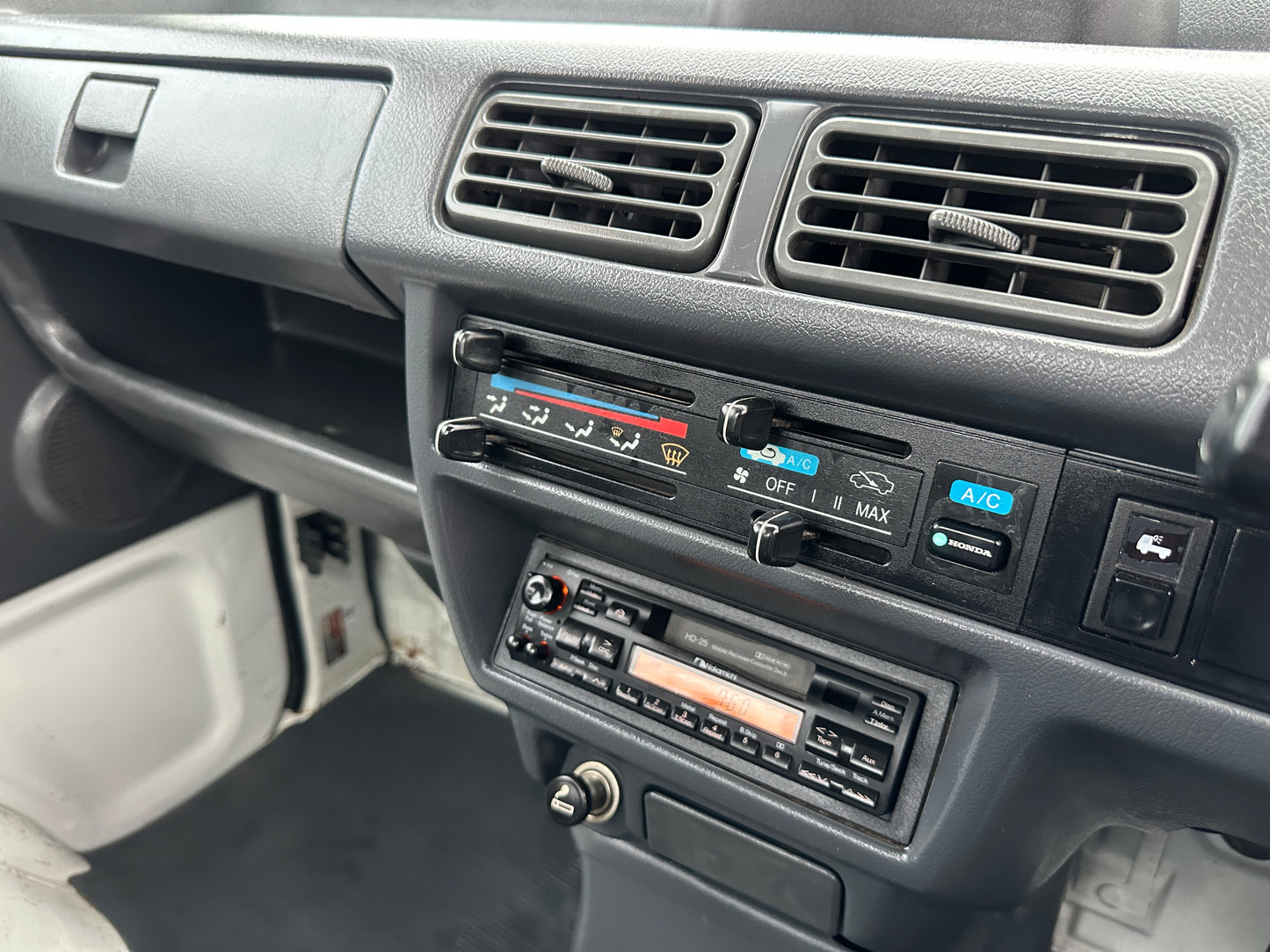 1999 HONDA ACTY SDX 4WD - AIR CONDITIONING — LOT#624