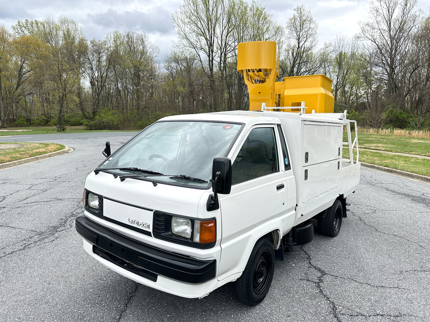 1997 TOYOTA LITEACE AICHI BUCKET TRUCK CM55