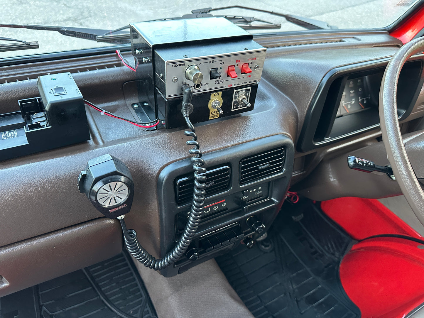 1992 DAIHATSU HIJET FIRE TRUCK 4WD V-S83P - 3,575 MILES - WORKING SIREN, EMERGENCY LIGHTS & PA SYSTEM — LOT#880