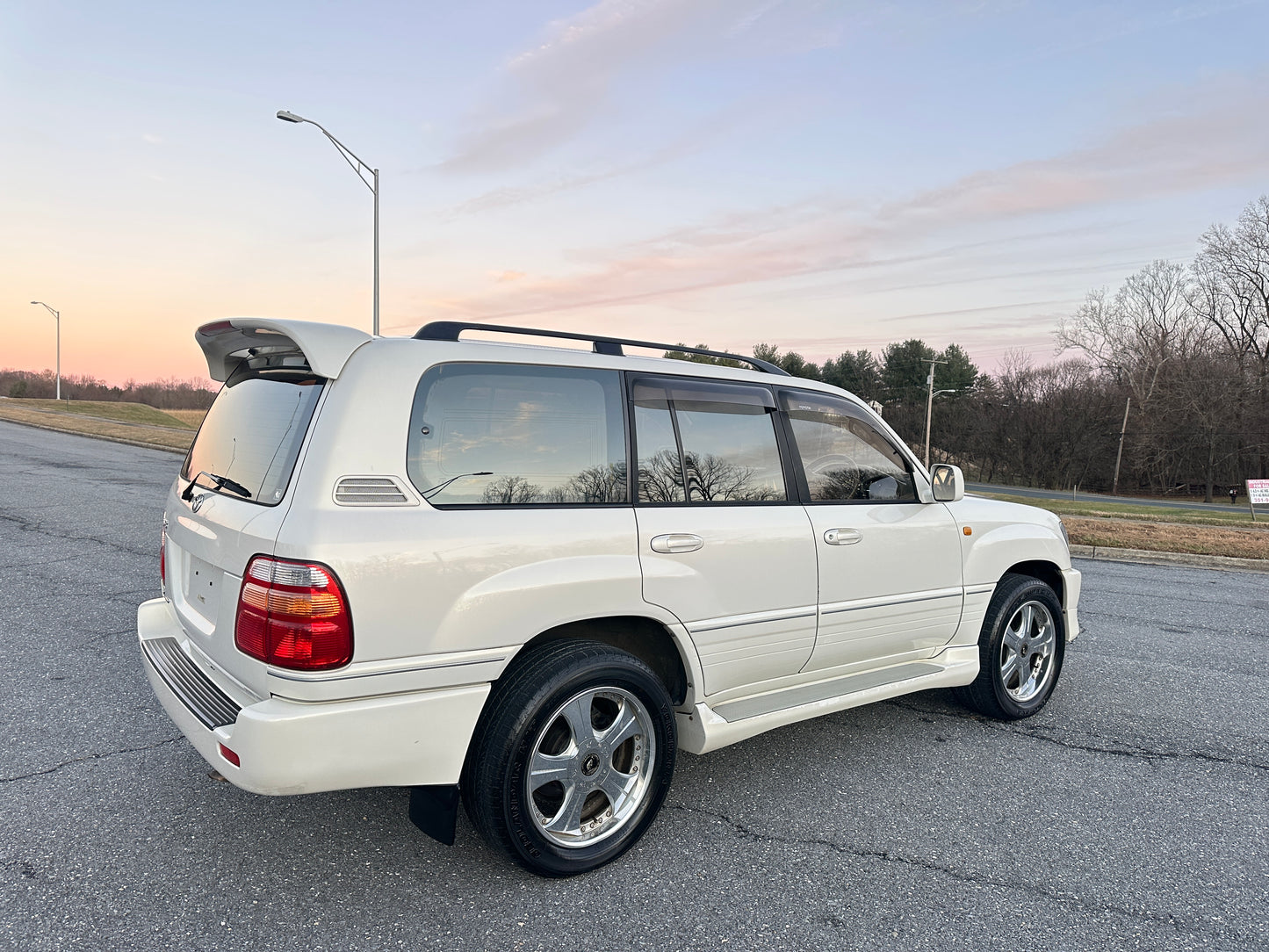 2000 TOYOTA LAND CRUISER VX LIMITED 4WD - “V8” GASOLINE - 82,661 MILES — LOT#724