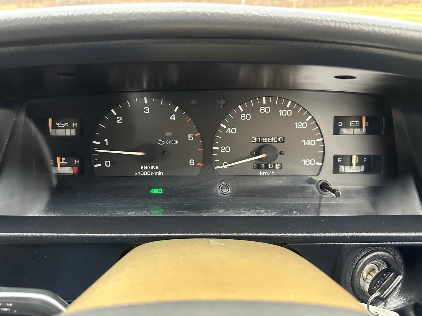 1995 TOYOTA HILUX SURF SSR-X LIMITED - 4WD - TURBO DIESEL — LOT#703