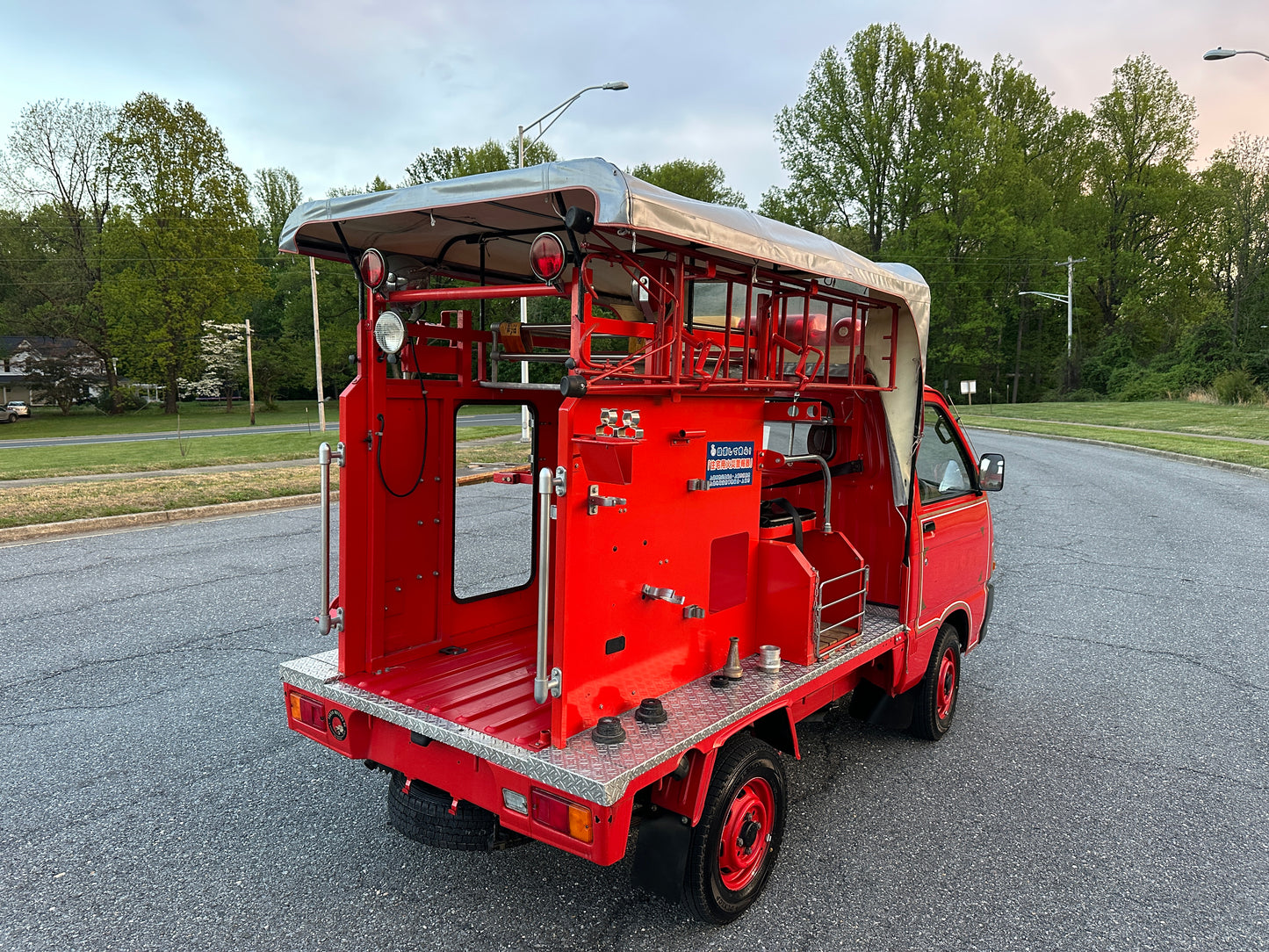 1992 DAIHATSU HIJET FIRE TRUCK 4WD V-S83P - 3,575 MILES - WORKING SIREN, EMERGENCY LIGHTS & PA SYSTEM — LOT#880