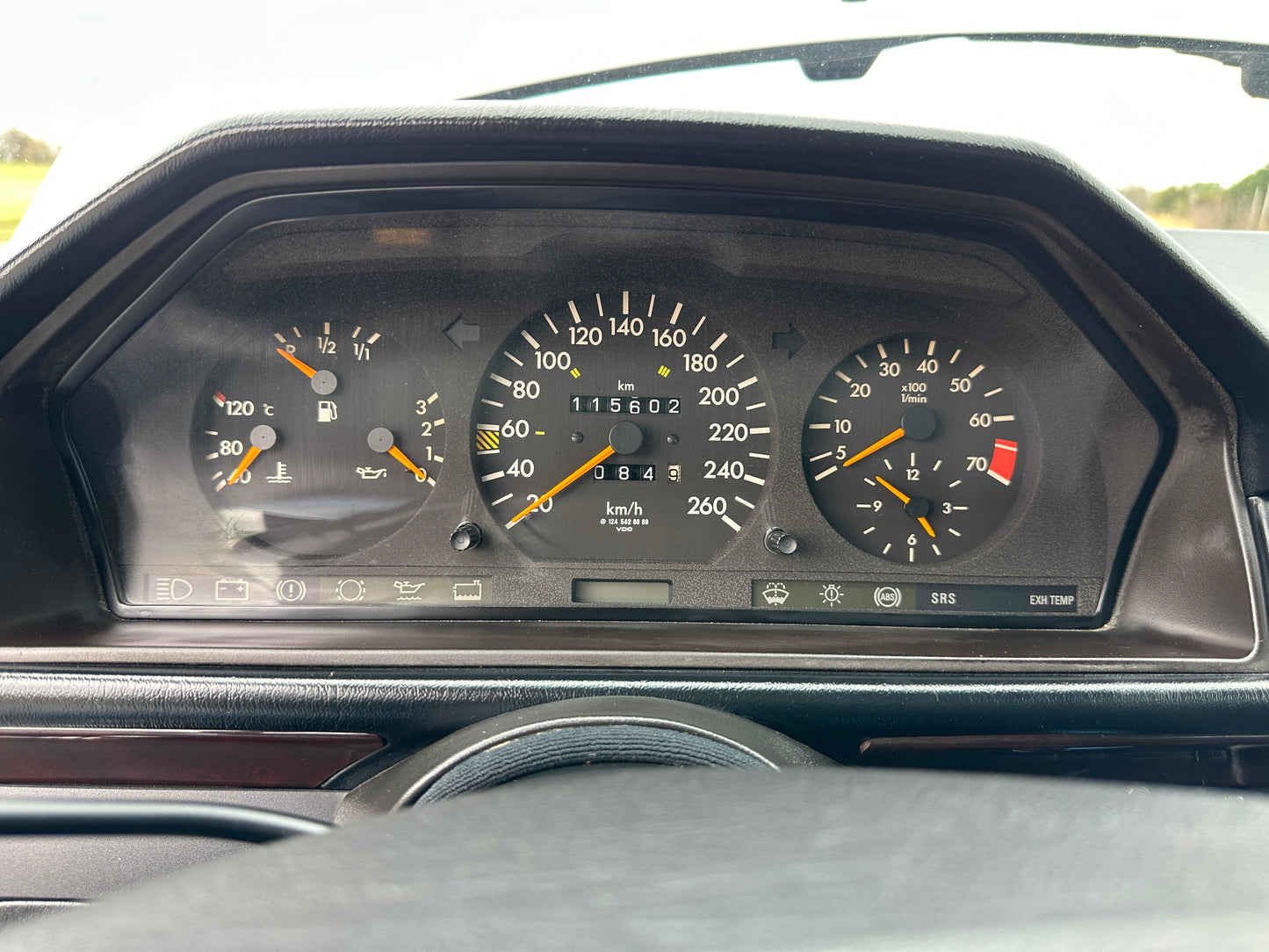 1995 JAPANESE MARKET MERCEDES BENZ E320 SEDAN
