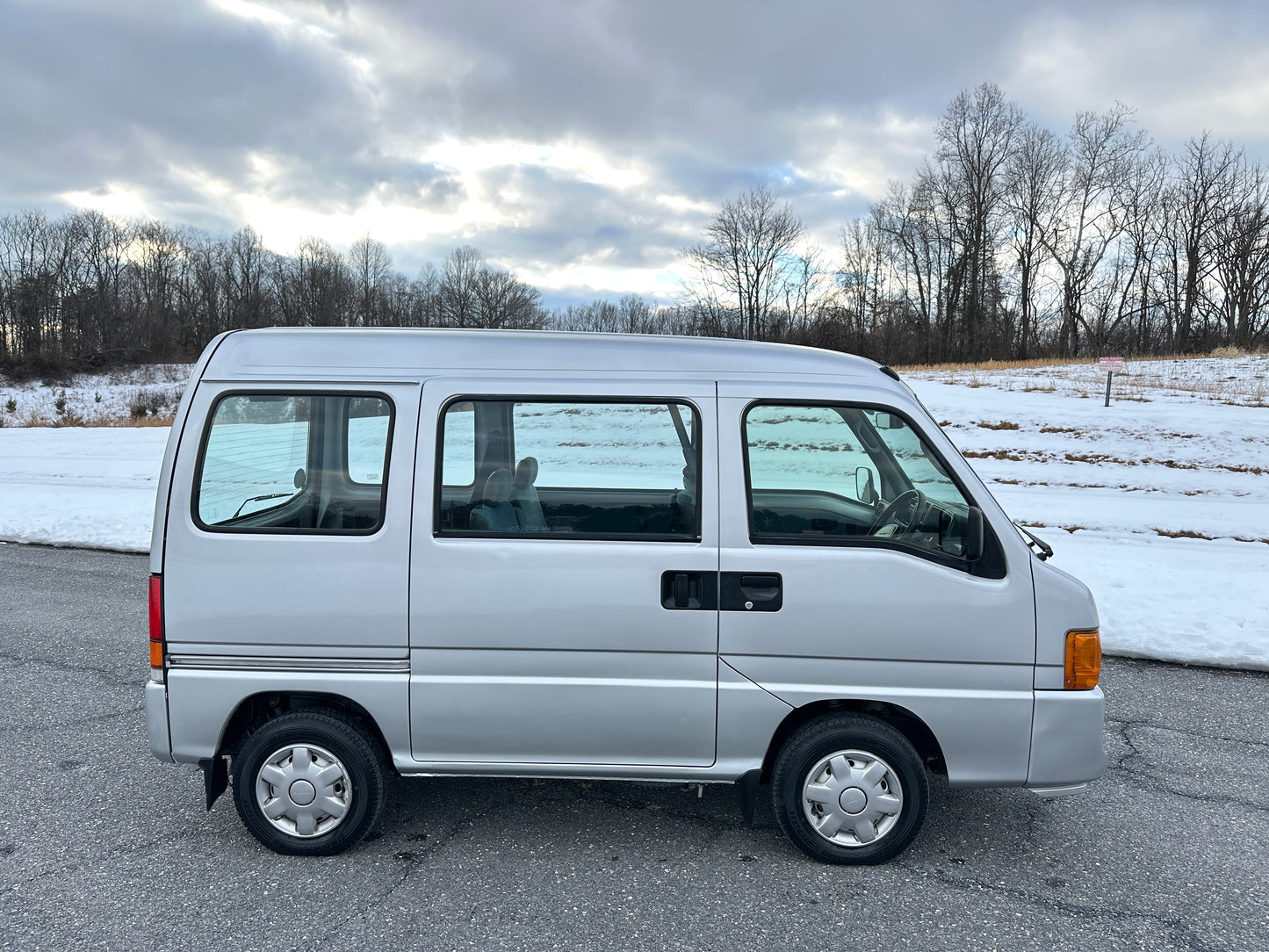2000 SUBARU SAMBAR DIAS 4WD - 5 SPEED - FUEL INJECTION - AIRBAG — LOT#673