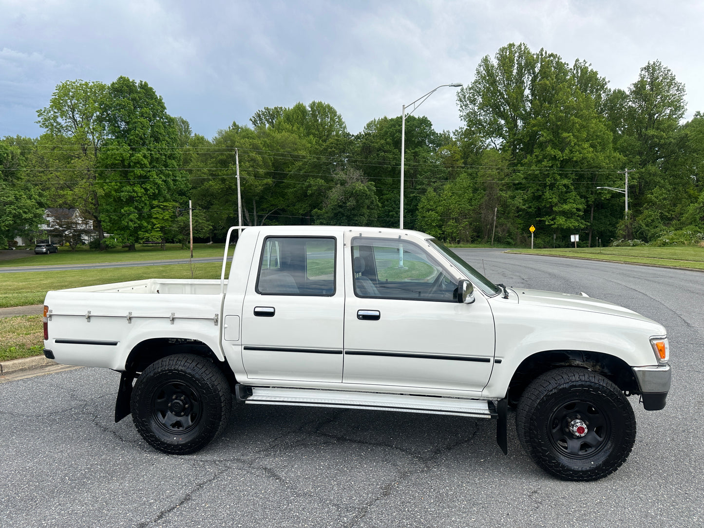1992 TOYOTA HILUX SSR LN107 DOUBLE CAB PICKUP - DIESEL - 4x4 - 5 SPEED MANUAL - FULLY SERVICED - LOT#757
