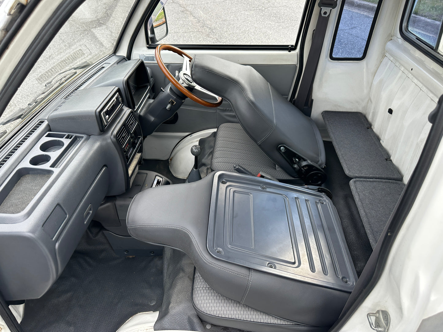 FULLY SERVICED - 1993 DAIHATSU HIJET JUMBO CUSTOM 4WD - AIR CONDITIONING — LOT#707