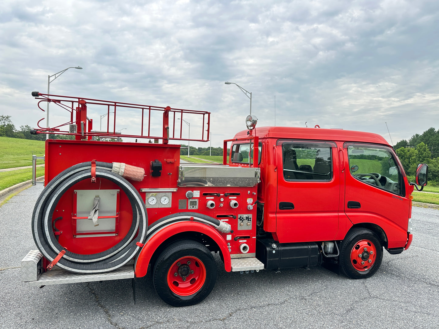 1999 TOYOTA DYNA JAPANESE FIRE TRUCK - DIESEL - 6,528 MILES — LOT#855