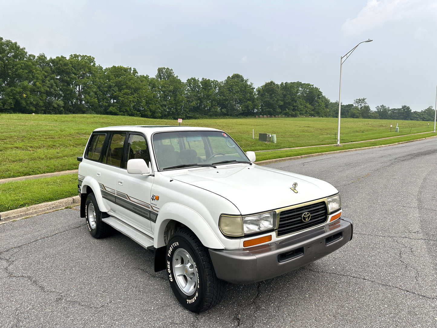 1997 TOYOTA LAND CRUISER FZJ80 VX-R 4WD - GCC SPEC - LEFT HAND DRIVE - 5 SPEED MANUAL - TRIPLE LOCKED - 56,203 Miles — LOT#859