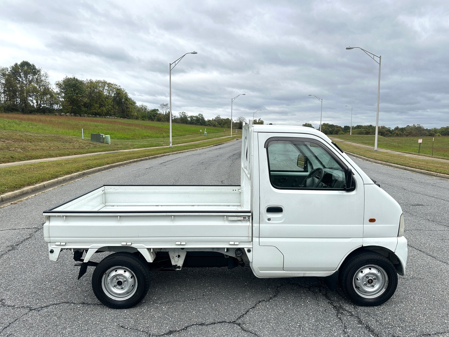 1999 SUZUKI CARRY -4WD -FUEL INJECTED -2 SPEED TRANSFER-CASE — LOT#671