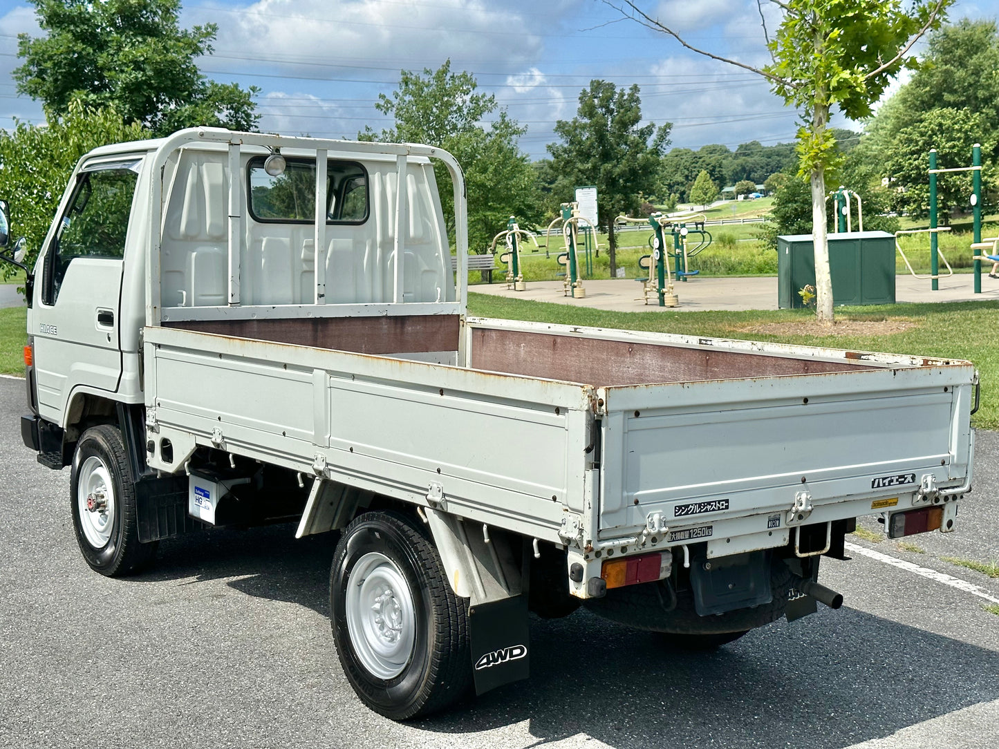 1990 TOYOTA HIACE LH85