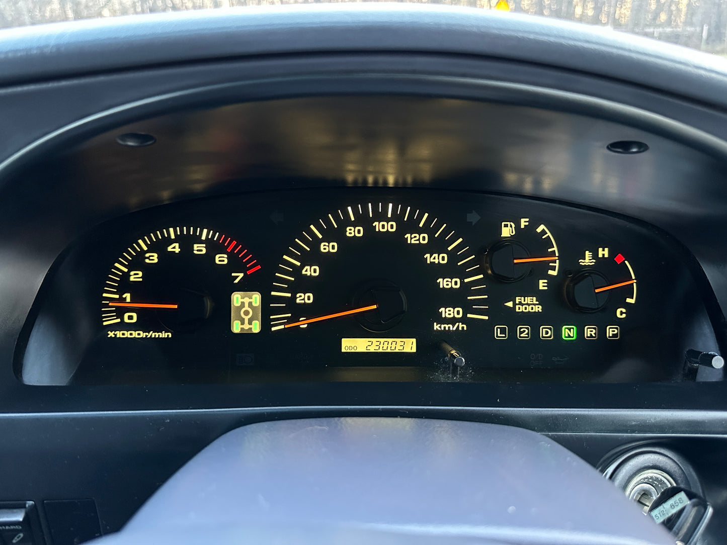 1998 TOYOTA HILUX SURF SSR-G 4x4 - “V6” Gasoline — LOT#851