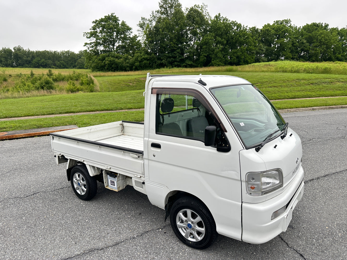 2000 DAIHATSU HIJET 4WD - DUAL RANGE TRANSFER CASE - FUEL INJECTED & 5-Speed